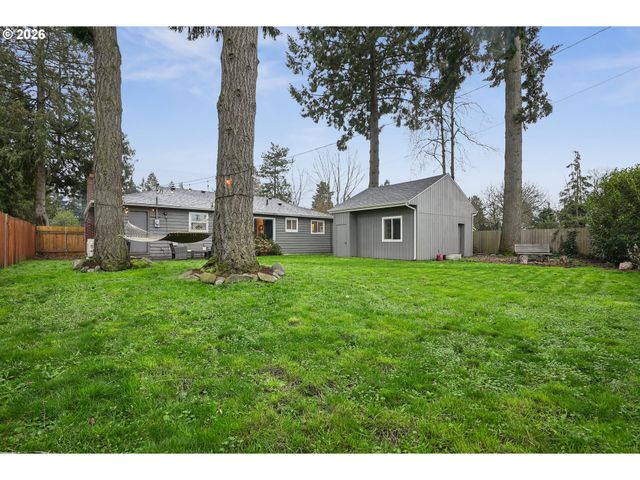 9016 MT BAKER Ave, Vancouver, WA 98664