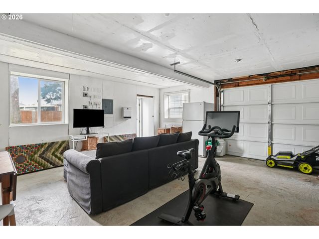 9016 MT BAKER Ave, Vancouver, WA 98664