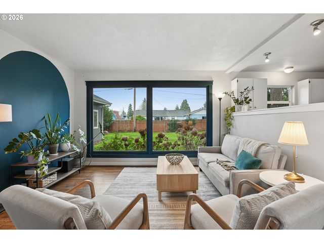 9016 MT BAKER Ave, Vancouver, WA 98664