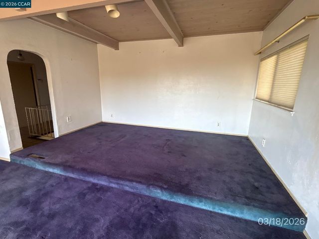 6233 Leona St, Oakland, CA 94605