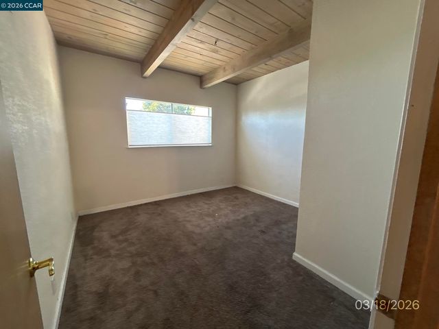 6233 Leona St, Oakland, CA 94605