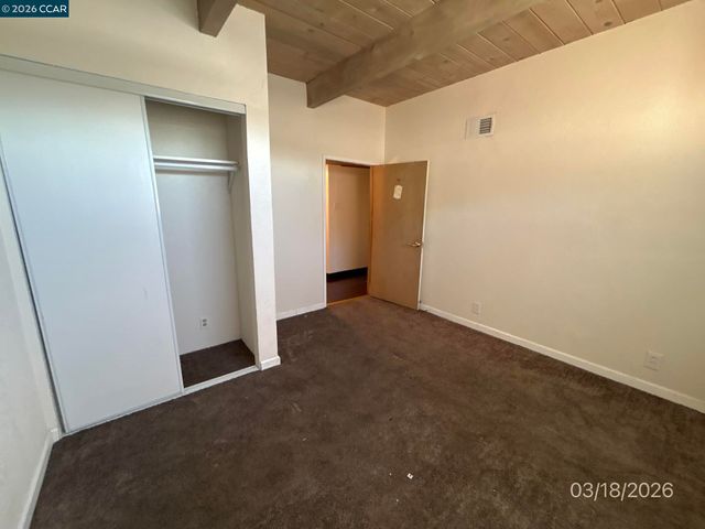6233 Leona St, Oakland, CA 94605