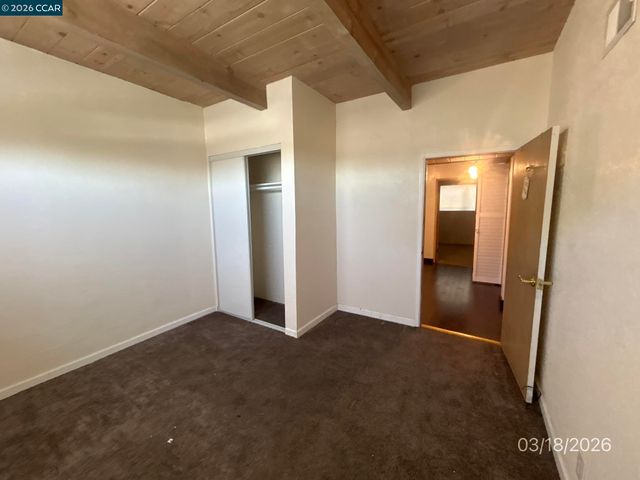 6233 Leona St, Oakland, CA 94605