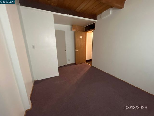 6233 Leona St, Oakland, CA 94605