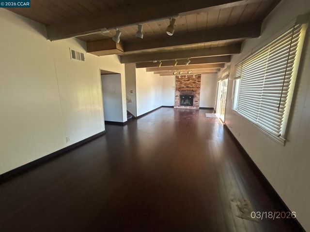 6233 Leona St, Oakland, CA 94605