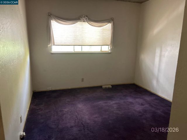 6233 Leona St, Oakland, CA 94605