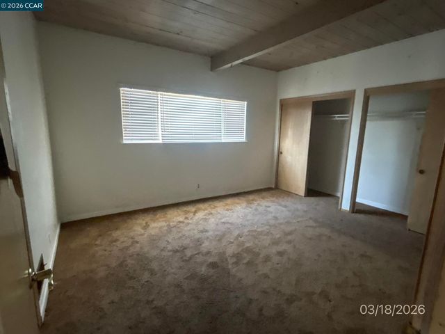 6233 Leona St, Oakland, CA 94605