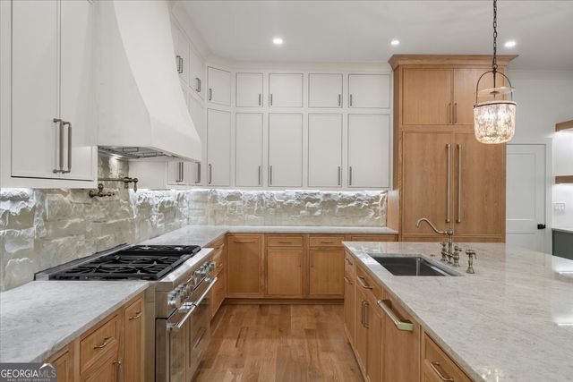132 Lakeshore Drive NE, Marietta, GA 30067