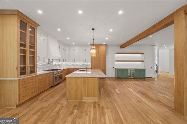 132 Lakeshore Drive NE, Marietta, GA 30067