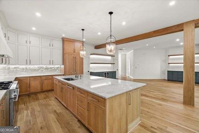 132 Lakeshore Drive NE, Marietta, GA 30067