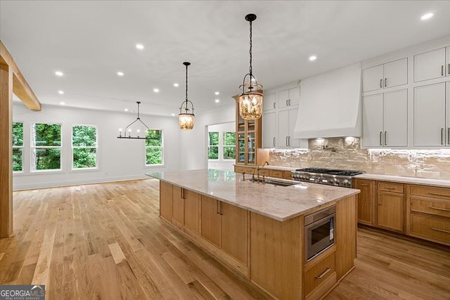 132 Lakeshore Drive NE, Marietta, GA 30067