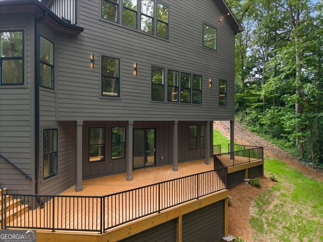 132 Lakeshore Drive NE, Marietta, GA 30067