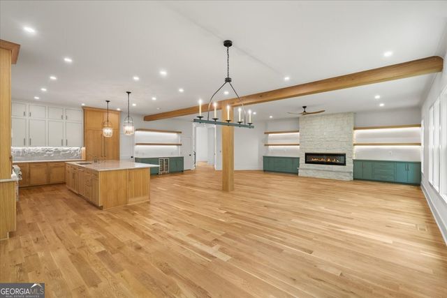 132 Lakeshore Drive NE, Marietta, GA 30067