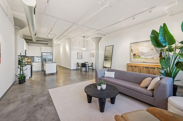 2929 Chicago Avenue 1105, Minneapolis, MN 55407