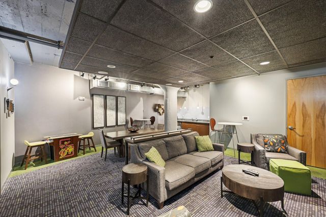 2929 Chicago Avenue 1105, Minneapolis, MN 55407