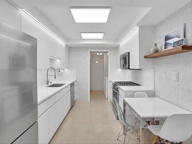 50 East Road 12f, Delray Beach, FL 33483