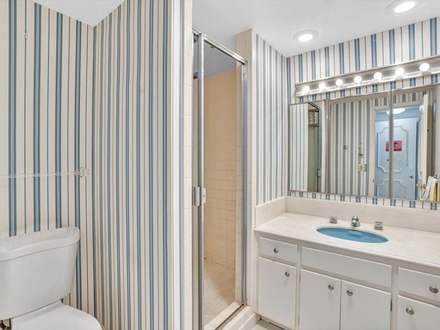 50 East Road 12f, Delray Beach, FL 33483