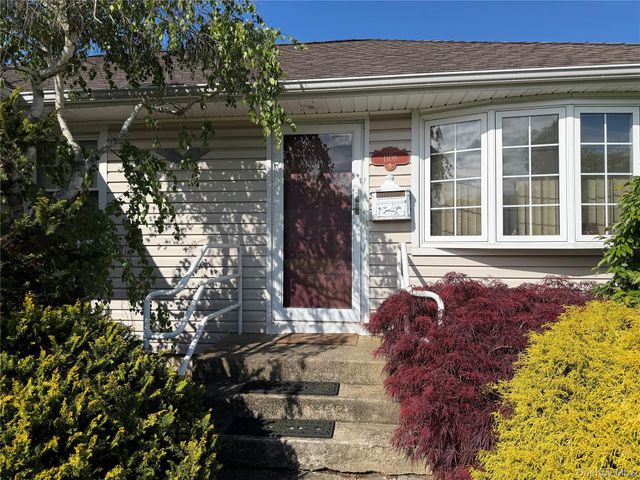 1108 McDonald Avenue, Wantagh, NY 11793