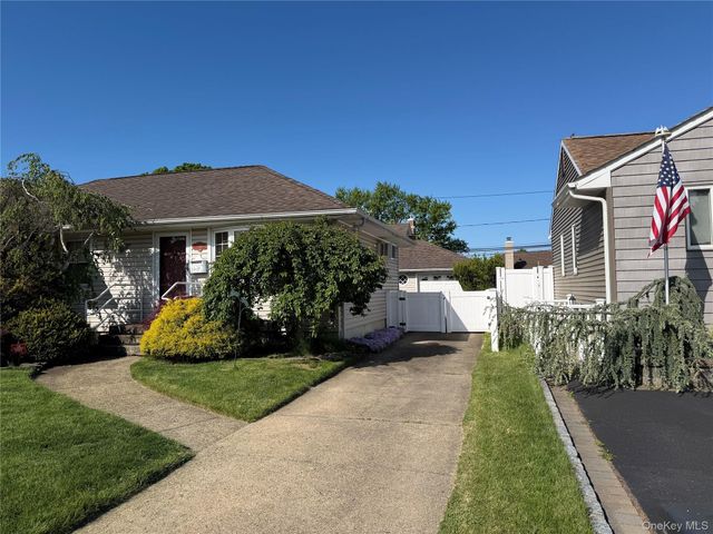 1108 McDonald Avenue, Wantagh, NY 11793
