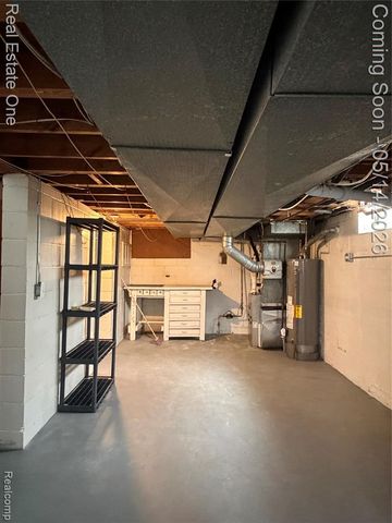 15617 Thomas Avenue, Allen Park, MI 48101