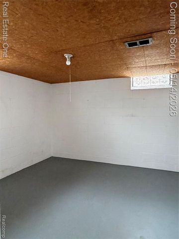 15617 Thomas Avenue, Allen Park, MI 48101