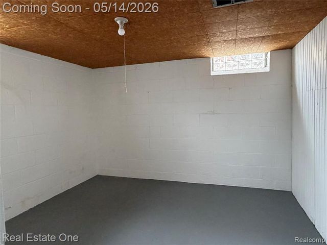 15617 Thomas Avenue, Allen Park, MI 48101