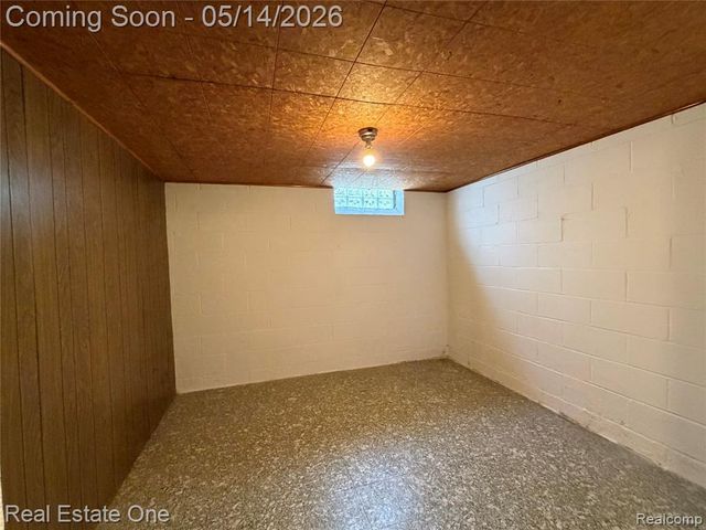 15617 Thomas Avenue, Allen Park, MI 48101