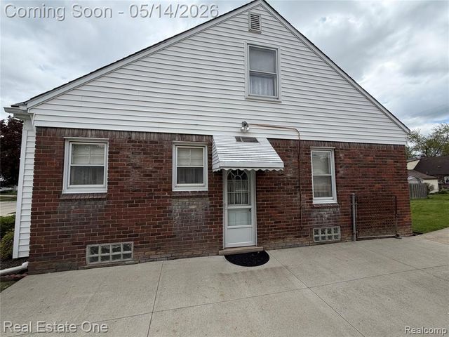 15617 Thomas Avenue, Allen Park, MI 48101
