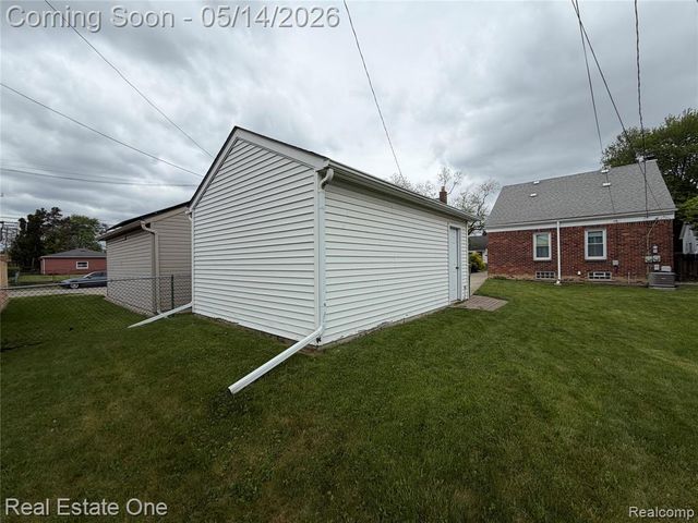15617 Thomas Avenue, Allen Park, MI 48101