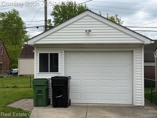 15617 Thomas Avenue, Allen Park, MI 48101