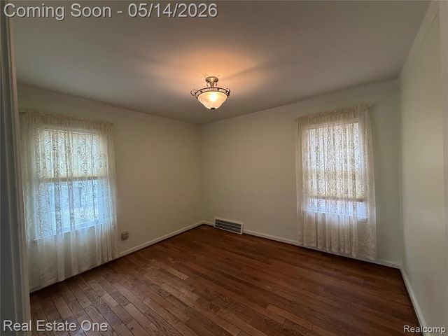 15617 Thomas Avenue, Allen Park, MI 48101
