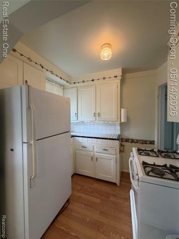 15617 Thomas Avenue, Allen Park, MI 48101