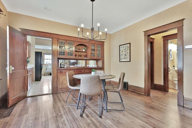 2019 Cottage Avenue E, Saint Paul, MN 55119