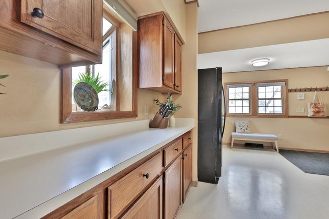 2019 Cottage Avenue E, Saint Paul, MN 55119