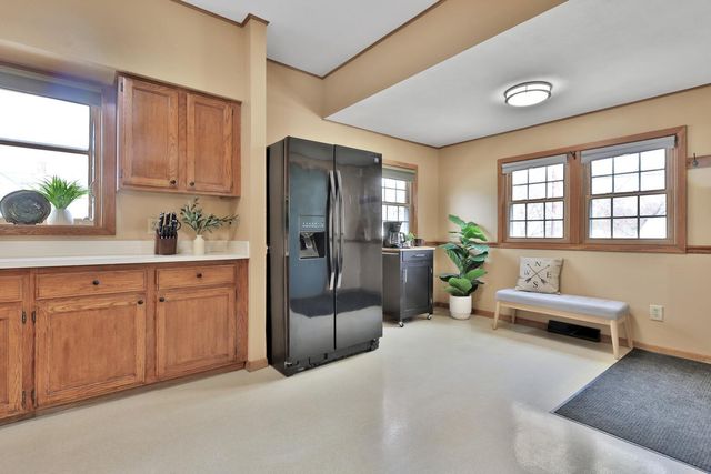 2019 Cottage Avenue E, Saint Paul, MN 55119