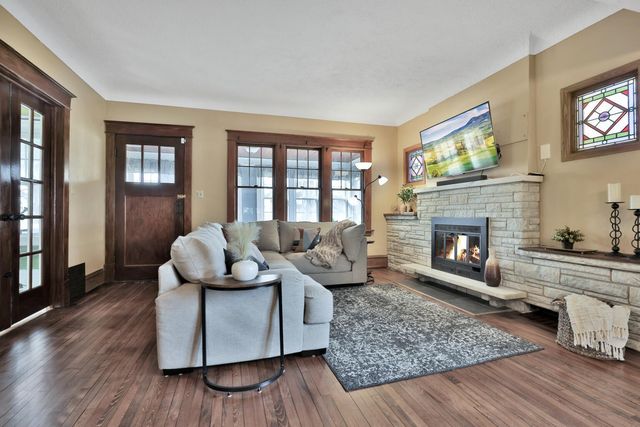 2019 Cottage Avenue E, Saint Paul, MN 55119