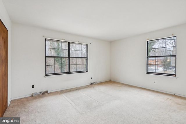 13 HIDDEN DR, Lindenwold, NJ 08021