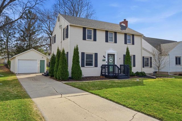 209 Oak Street, Sun Prairie, WI 53590