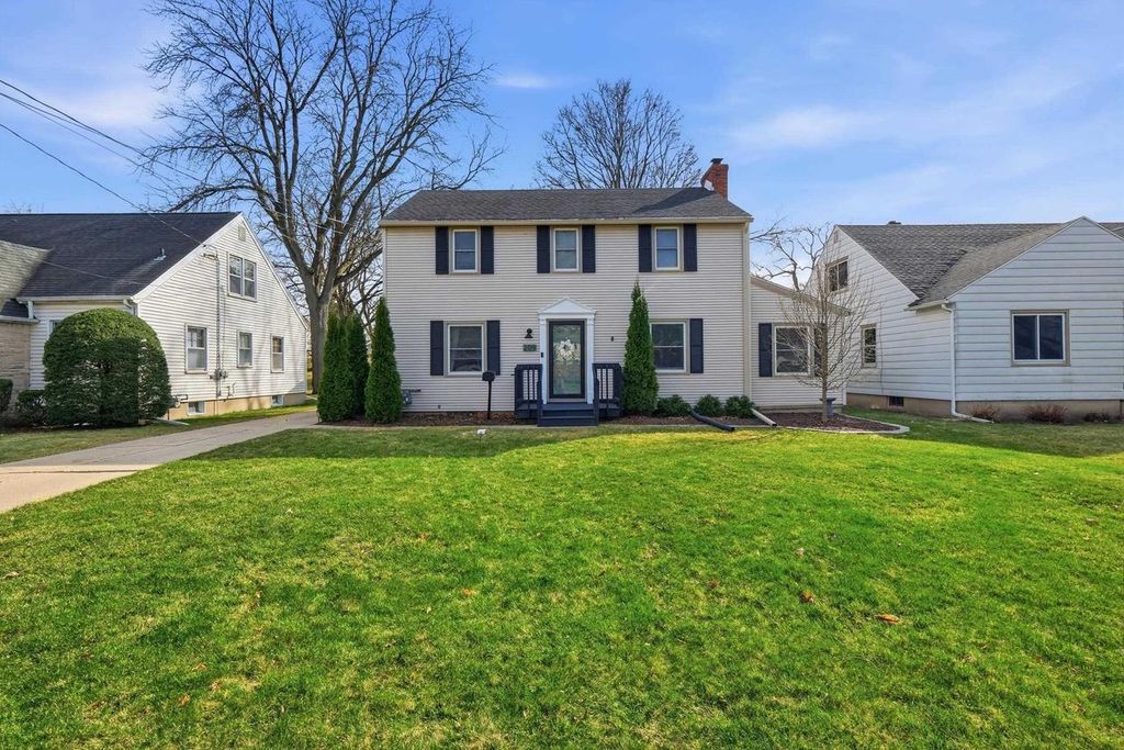 209 Oak Street, Sun Prairie, WI 53590