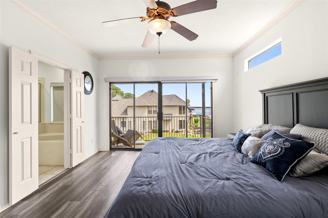 350 Old Aqua Landing E, Conroe, TX 77356