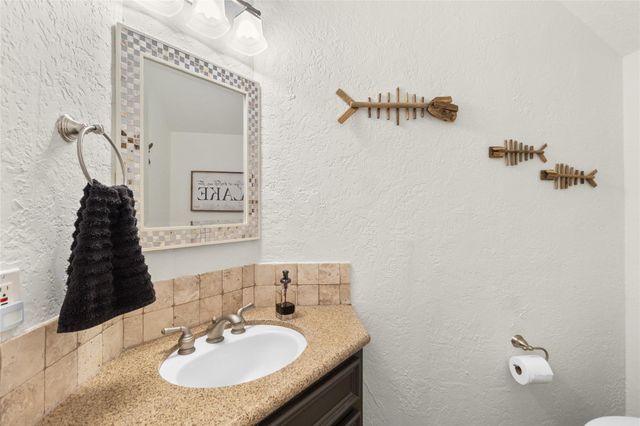 350 Old Aqua Landing E, Conroe, TX 77356