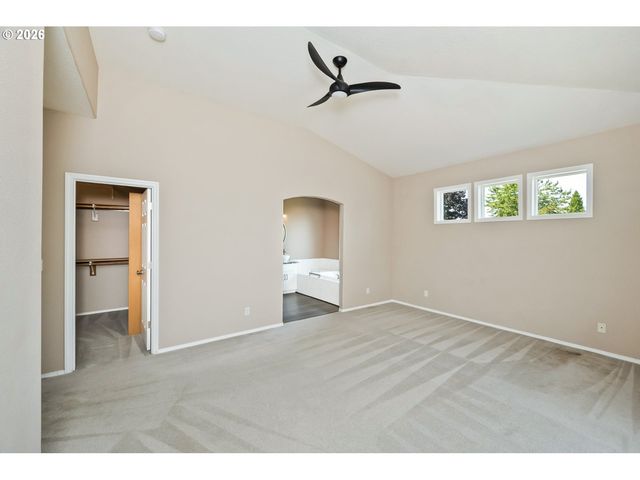 19657 Schaefer Dr, Oregon City, OR 97045