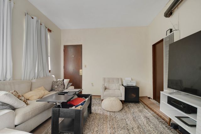 2856 W 38th Place, Chicago, IL 60632