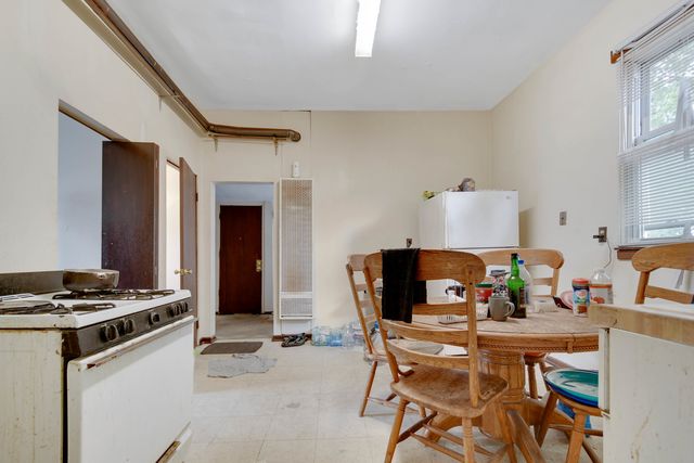 2856 W 38th Place, Chicago, IL 60632