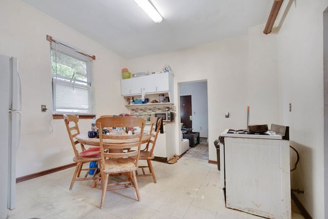 2856 W 38th Place, Chicago, IL 60632
