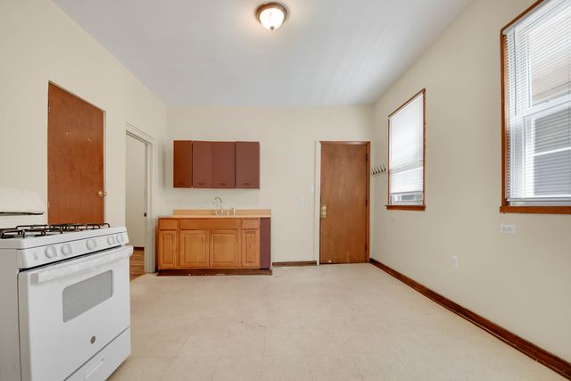 2856 W 38th Place, Chicago, IL 60632