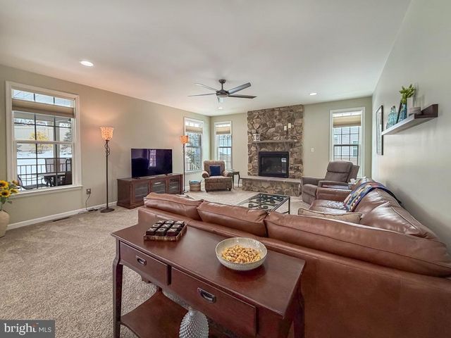 1024 SCHOOL LN, Southampton, PA 18966