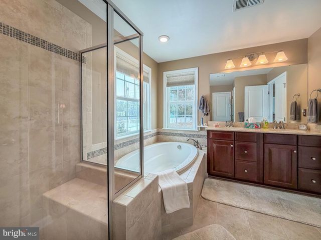 1024 SCHOOL LN, Southampton, PA 18966