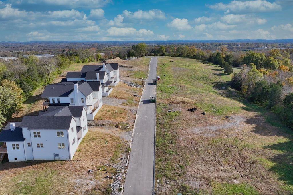 1030 Tiane Trl, Gallatin, TN 37066