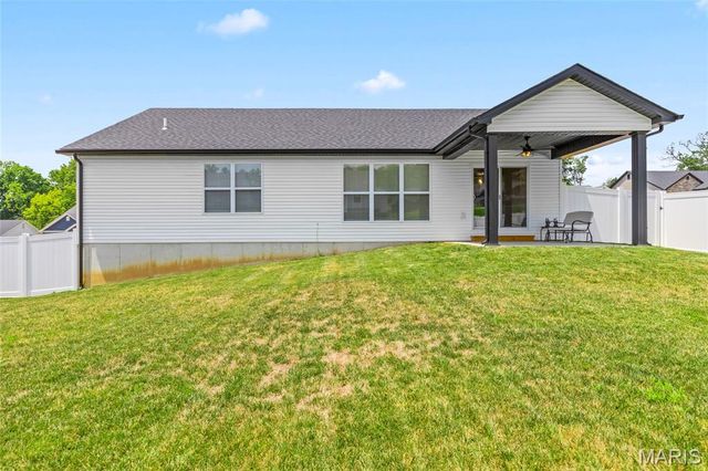 1542 Louisiana Drive, Herculaneum, MO 63048